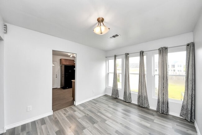 Building Photo - 3911 Anita St