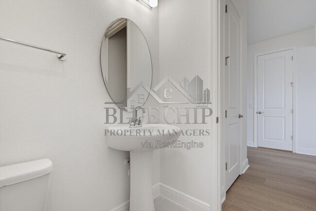 Building Photo - 1217 Pampus Dr