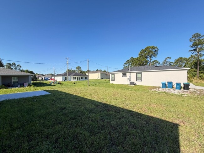 Building Photo - 2810 Felda Ave