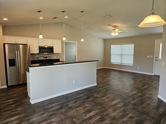 Building Photo - 8 Hemlock Terrace Pl