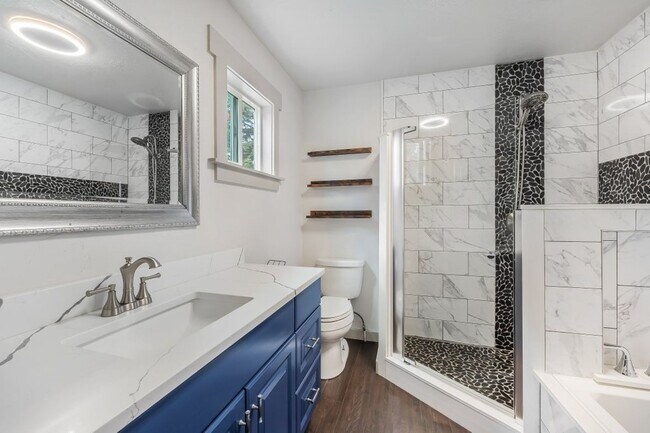 Building Photo - Emerald Estates 4 bed 2 bath with fenced yard