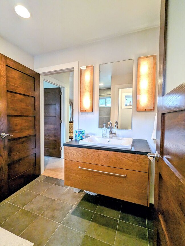 Building Photo - Remodeled Home Next To Zilker Park - 3 BR / 2 BA