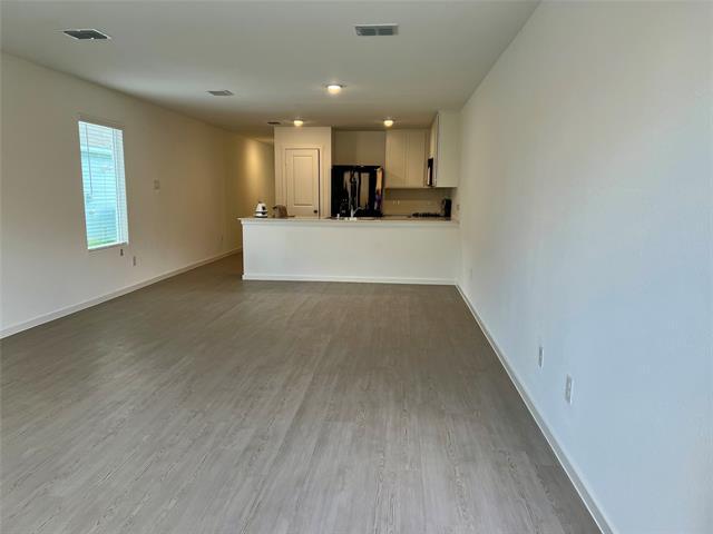 Building Photo - 1033 Raintree Rd