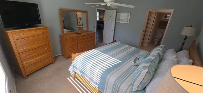 Building Photo - M650 Richland Rd (VCNW-10/%)