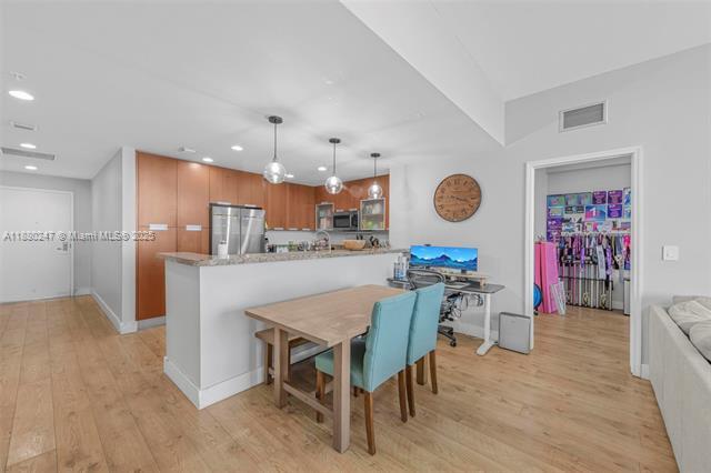 Building Photo - 7901 Hispanola Ave