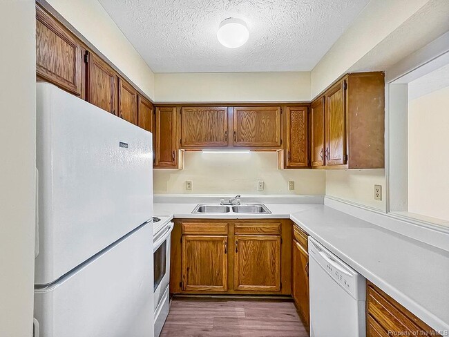 Building Photo - 5 Harpoon Ct
