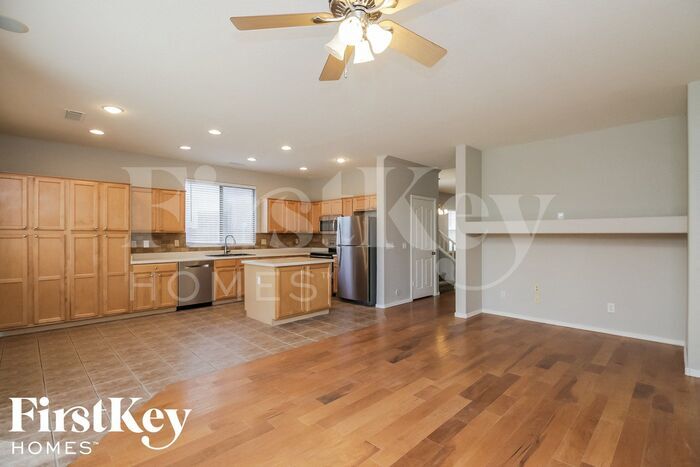 Building Photo - 4392 S Coach House Ct