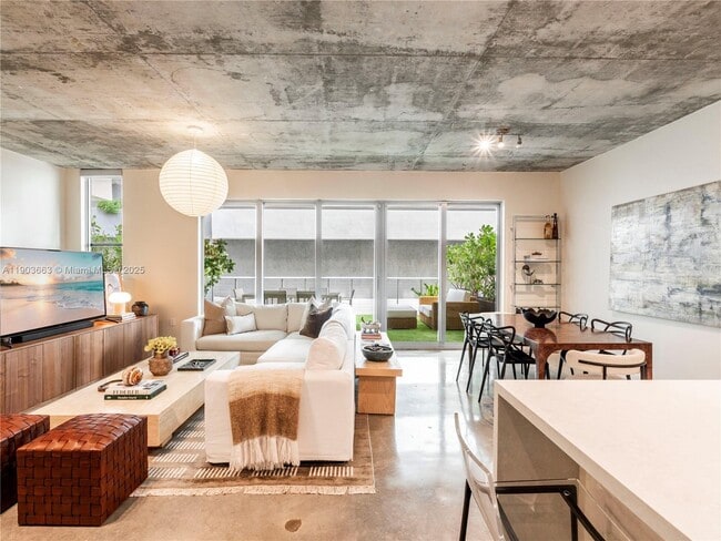 Building Photo - 3449 NE 1st Ave