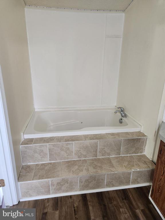 Building Photo - 121 Connector Rd