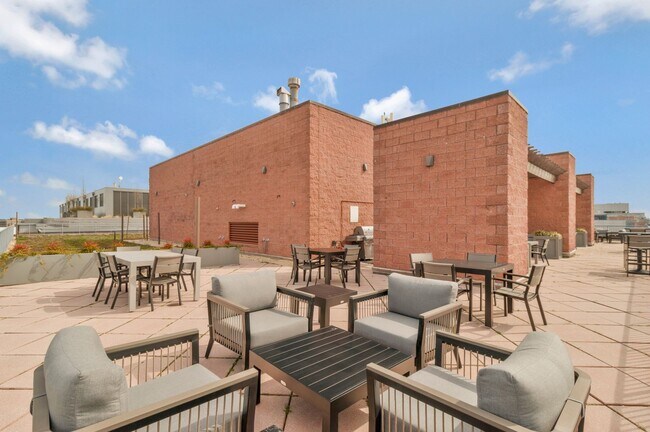 Building Photo - 1117 10th St NW