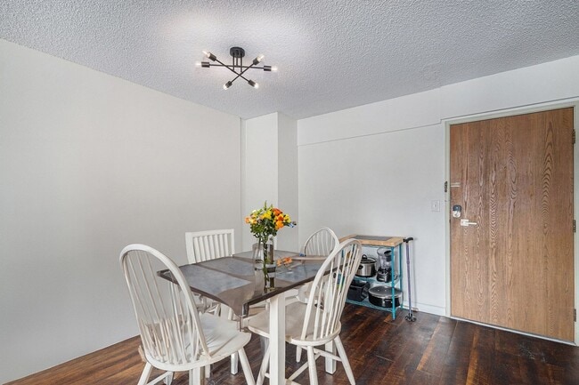 Building Photo - 4110 Hale Pkwy