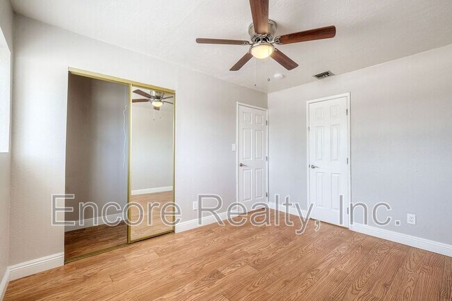 Building Photo - 71 E Palomar St