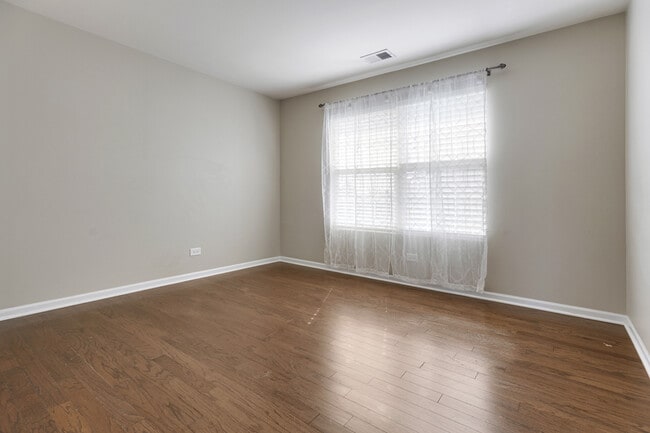 Building Photo - 609 Esla Ct