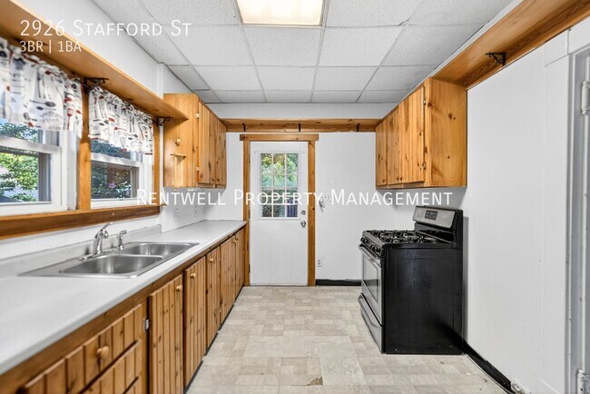 Building Photo - 2926 Stafford St