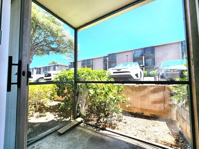 Building Photo - 1 BR/1 BA Condo; Ground Floor Unit; All-Ti...