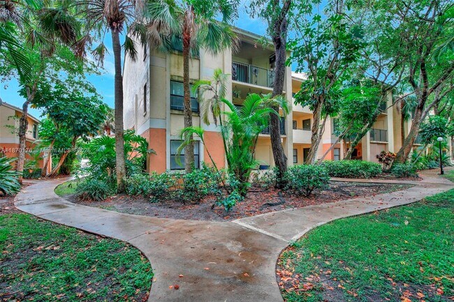 Building Photo - 9999 Summerbreeze Dr