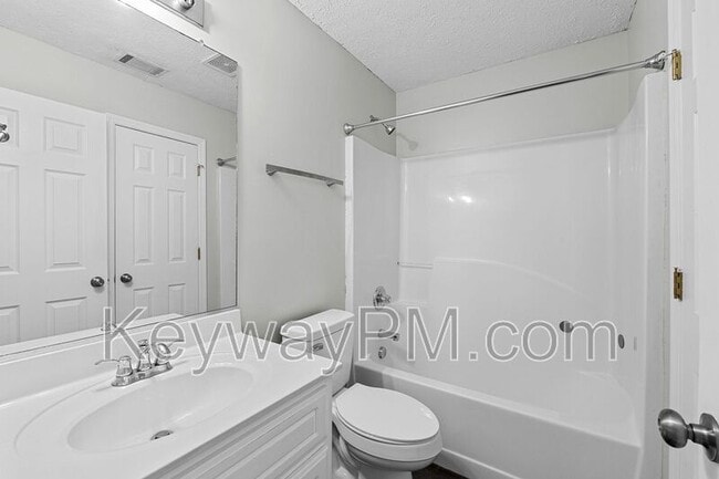 Building Photo - 59 Leigh Pl