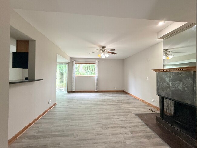 Building Photo - 229 Juniper Ln