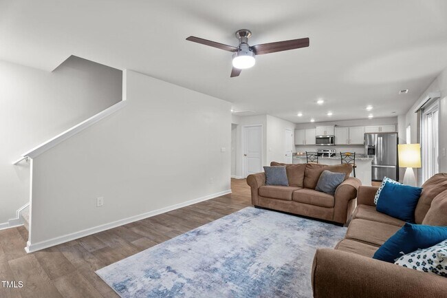 Building Photo - 132 Rockfall Wy