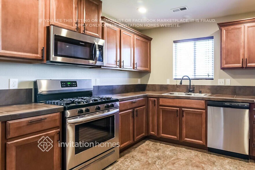 Building Photo - 1319 Daffodil Ave NE