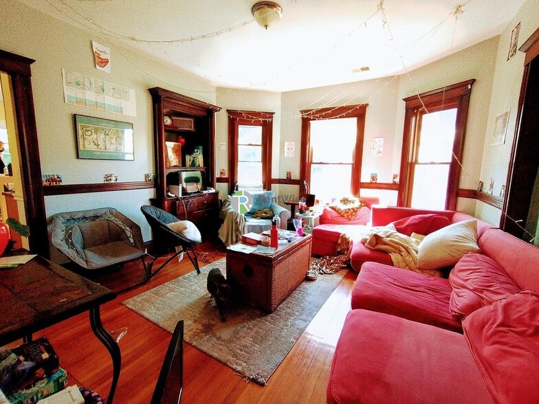 Building Photo - 89 Winthrop St