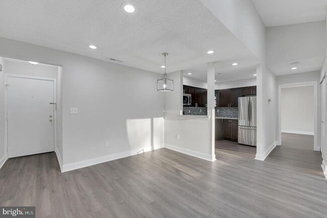 Building Photo - 1104 Aspen Dr