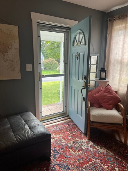 Building Photo - 42 Haskins Ave