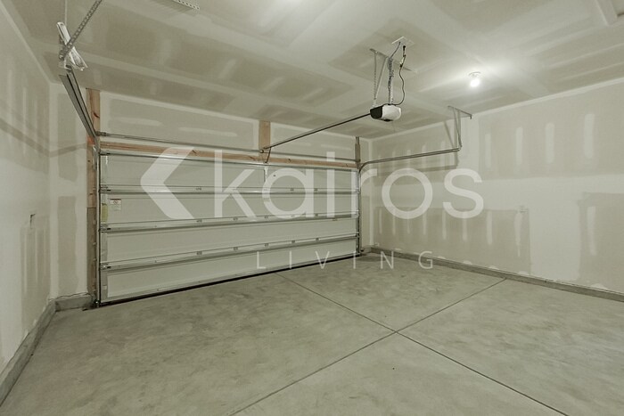 Building Photo - 644 Castillo Dr