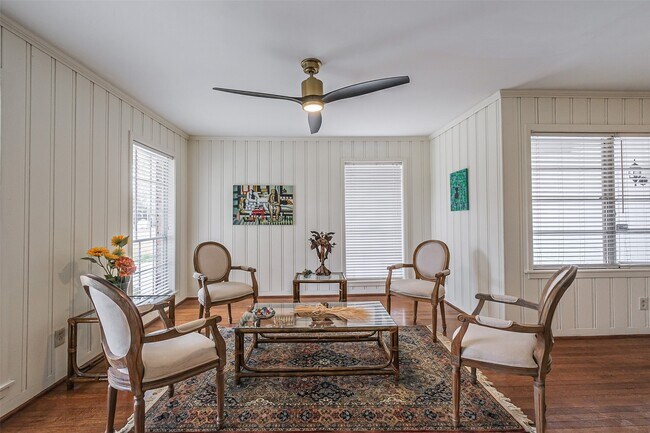 Building Photo - 2601 Briarhurst Dr