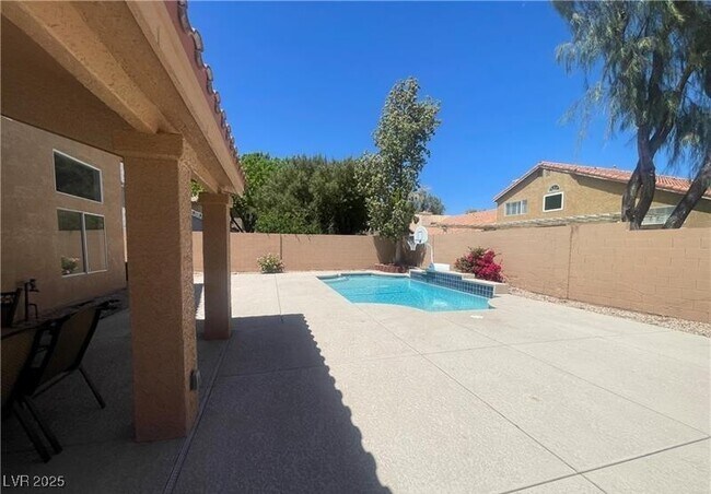 Building Photo - 2036 Pinion Springs Dr