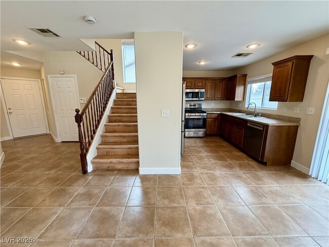 Building Photo - 10977 African Sunset St