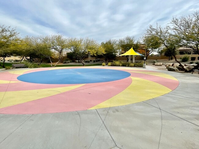 Building Photo - Gorgeous 3 Bed/2.5 Bath + Den Home In Chandler! Gated Community & Upgrades Throughout Home!