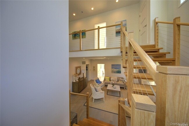 Building Photo - 2 Crystal Mews Ln