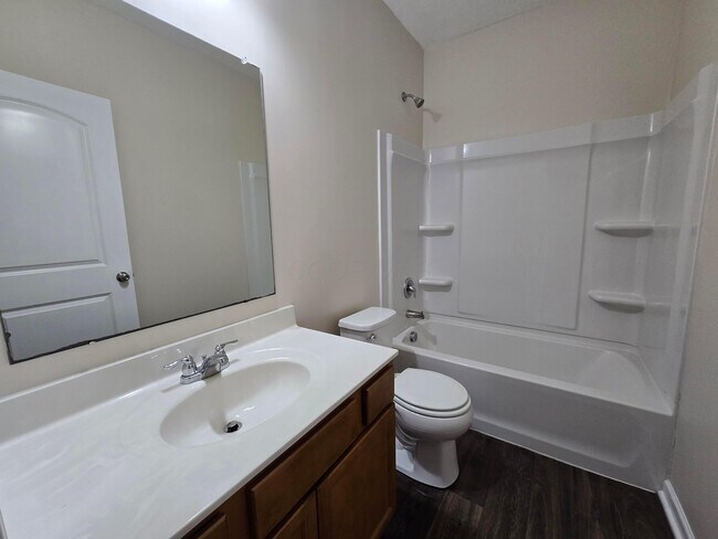 Building Photo - 140 Saddlebred Cir