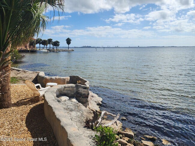 Building Photo - 1755 S Harbor Dr
