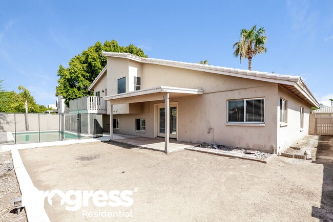 Building Photo - 2745 E South Fork Dr