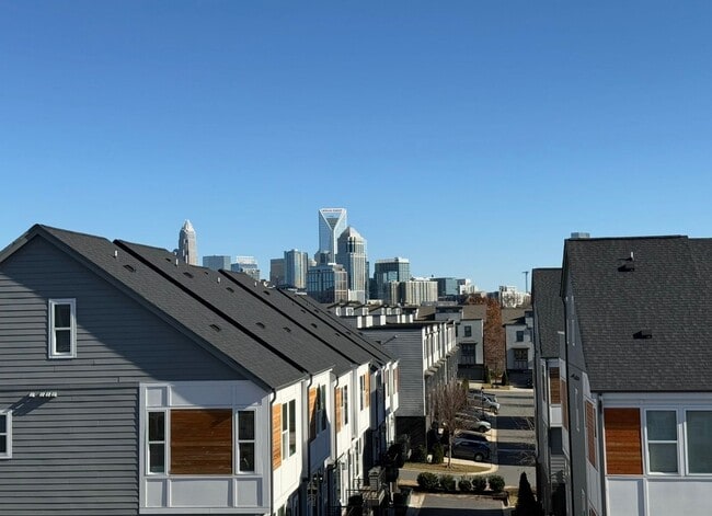 Building Photo - 2118 Bryant Park Dr