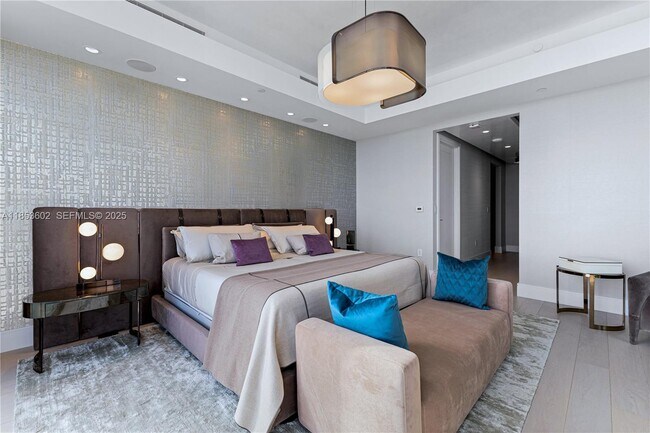 Building Photo - 17975 Collins Ave