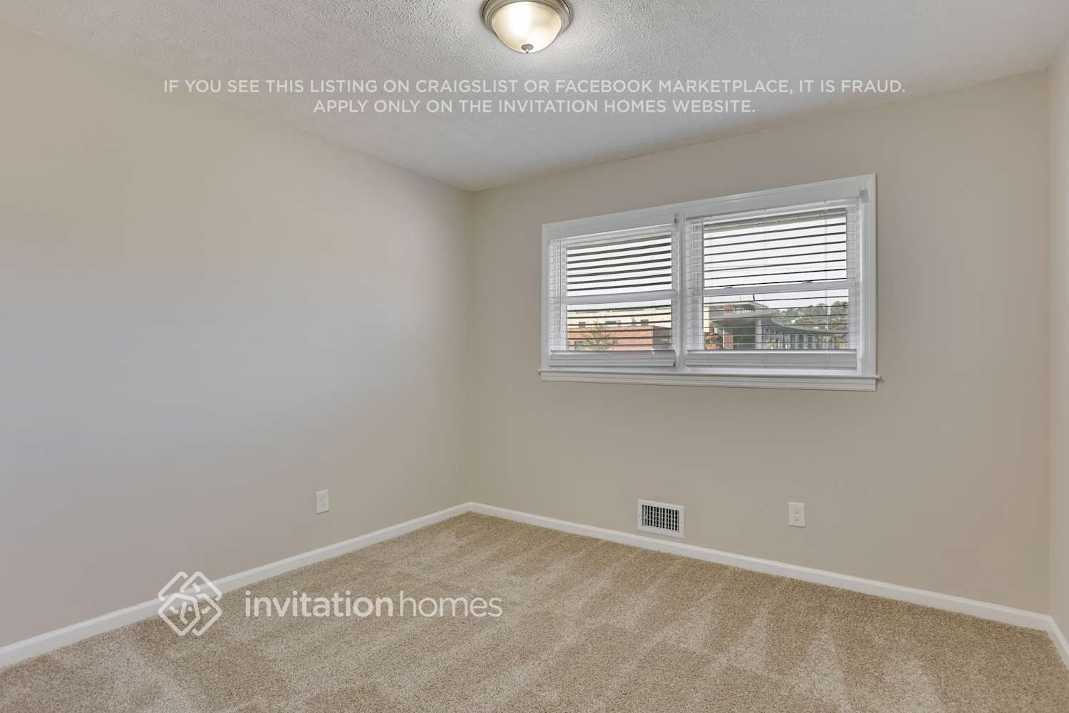 Building Photo - 2421 Kennedy Ln