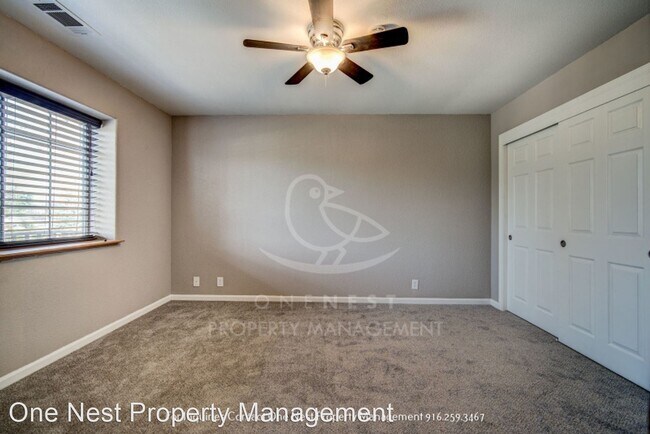 Building Photo - 3 br, 2.5 bath House - 4947 Hemlock Street