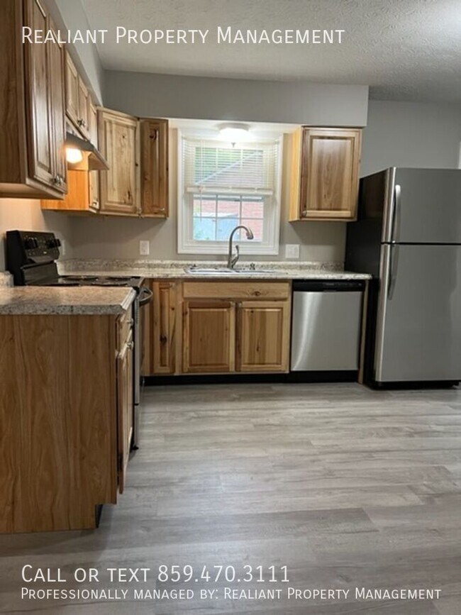 Building Photo - 620 Barefoot Dr