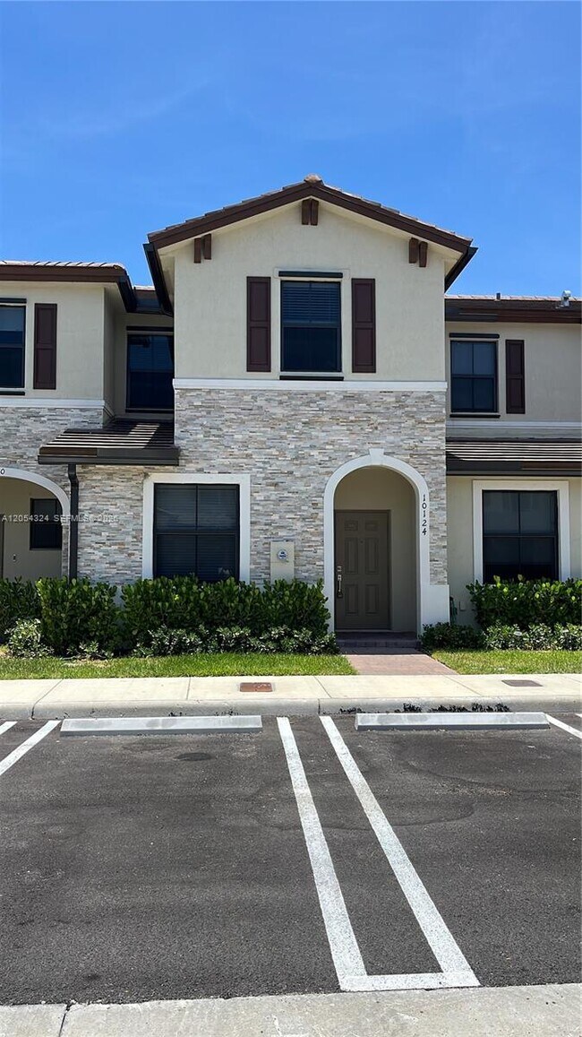 Building Photo - 10124 SW 228th Ln