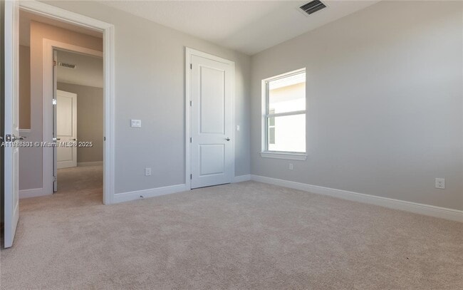 Building Photo - 3701 Greenway Dr