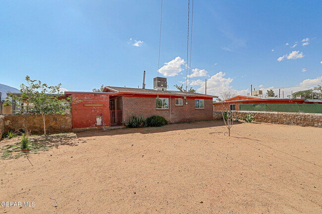 Building Photo - 10350 Kellogg St