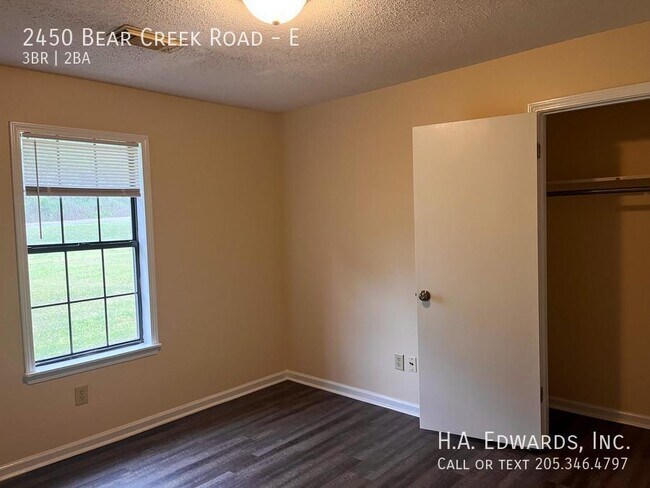 Building Photo - 2450 Bear Creek Rd