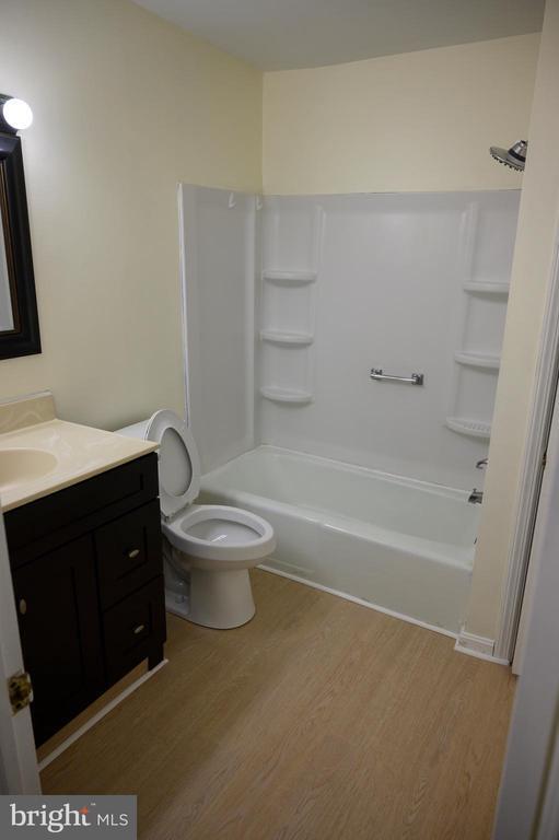 Building Photo - 948 Homeland Dr