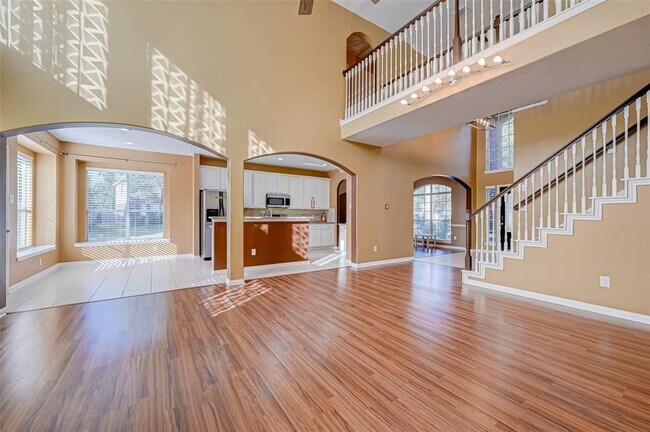 Building Photo - 1606 Maryvale Dr