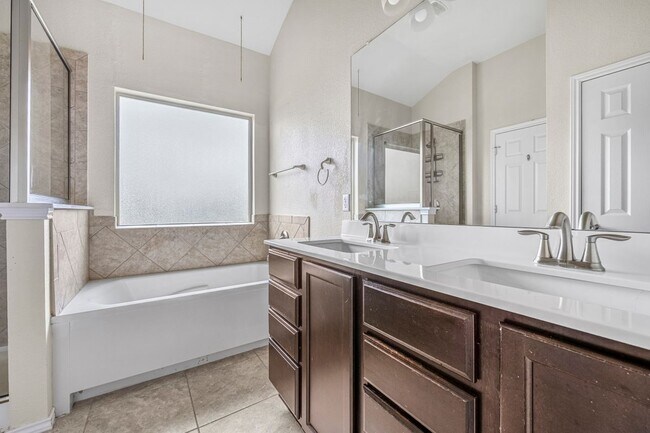 Building Photo - 1414 Fawn Lily Dr