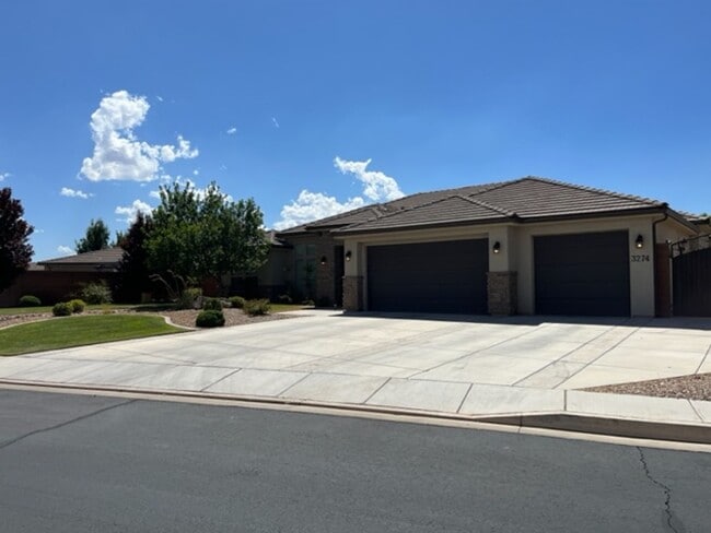 Building Photo - Spacious 3 Bedroom Home in Little Valley