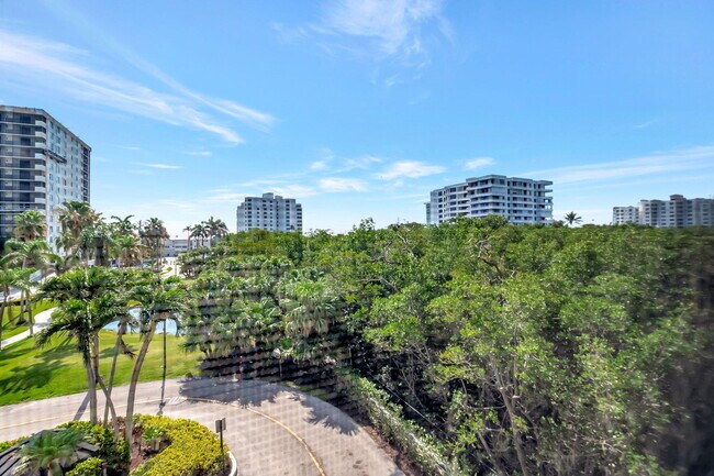 Building Photo - 3420 S Ocean Blvd